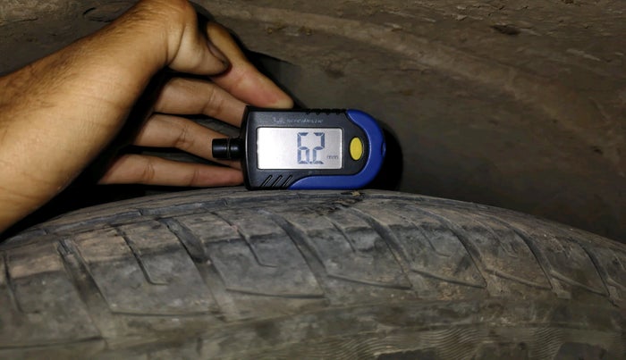 2013 Renault Duster 85 PS RXE DIESEL, Diesel, Manual, 2,02,403 km, tyre