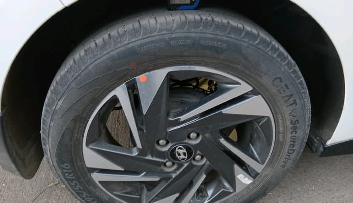 2022 Hyundai NEW I20 ASTA (O) 1.0 TURBO GDI DCT, Petrol, Automatic, 37,122 km, tyre