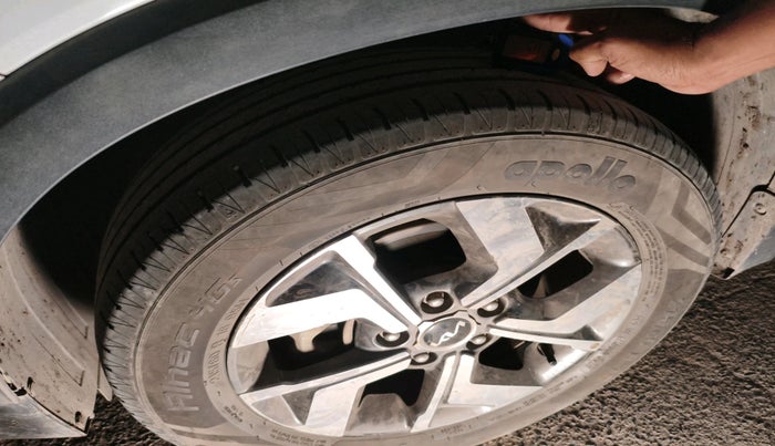 2021 KIA SONET HTX 1.5, Diesel, Manual, 1,03,753 km, tyre