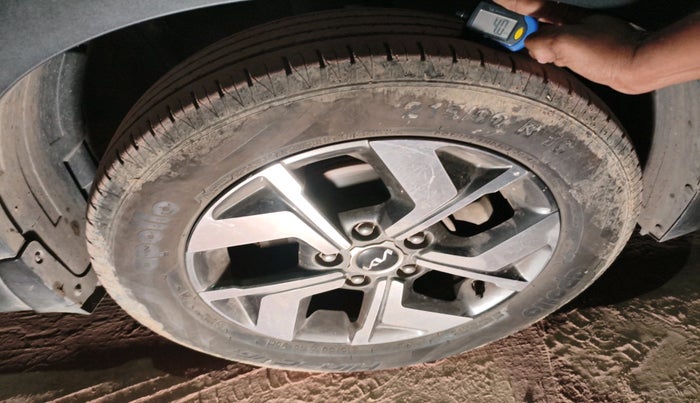 2021 KIA SONET HTX 1.5, Diesel, Manual, 1,03,753 km, tyre