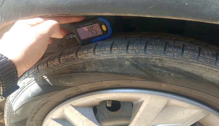 2020 Renault Kwid RXT 1.0 (O), Petrol, Manual, 60,296 km, tyre