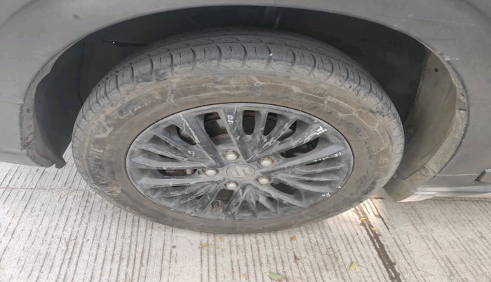 2020 Maruti XL6 ALPHA AT, Petrol, Automatic, 1,38,790 km, tyre