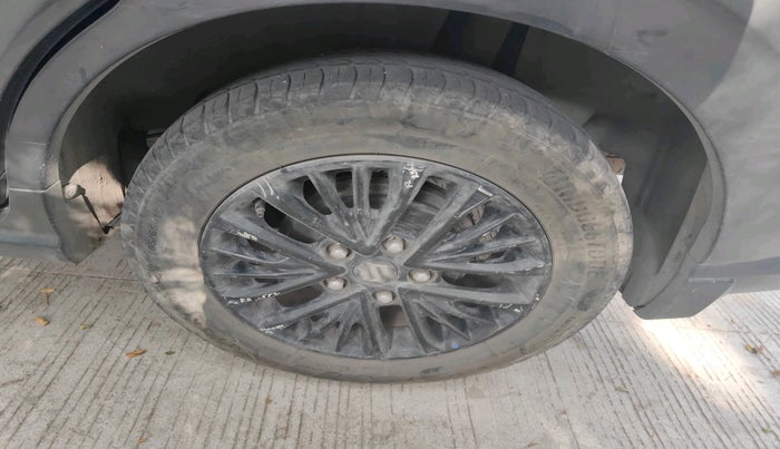 2020 Maruti XL6 ALPHA AT, Petrol, Automatic, 1,38,790 km, tyre