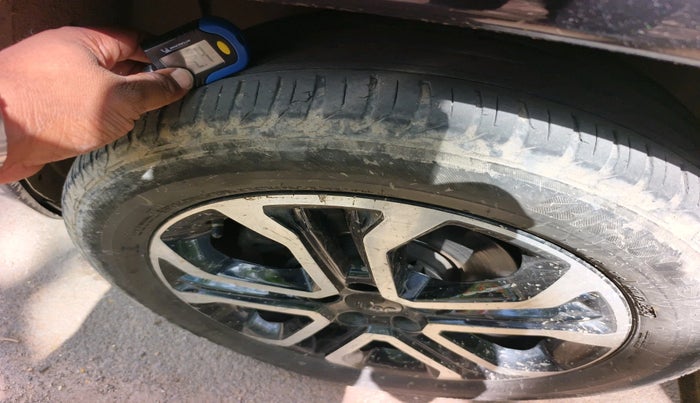 2021 Jeep Compass MODEL S (O) 2.0 DIESEL, Diesel, Manual, 1,00,254 km, tyre