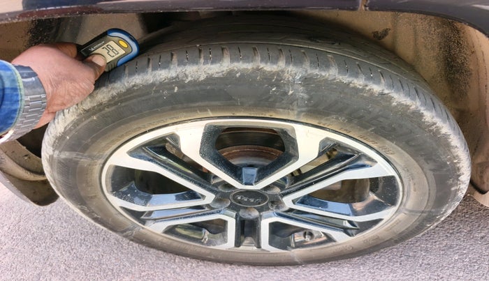 2021 Jeep Compass MODEL S (O) 2.0 DIESEL, Diesel, Manual, 1,00,254 km, tyre