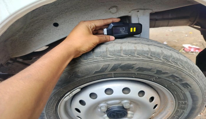 2023 Maruti Eeco 5 STR AC, Petrol, Manual, 13,877 km, tyre