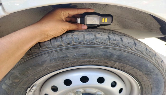 2023 Maruti Eeco 5 STR AC, Petrol, Manual, 13,877 km, tyre