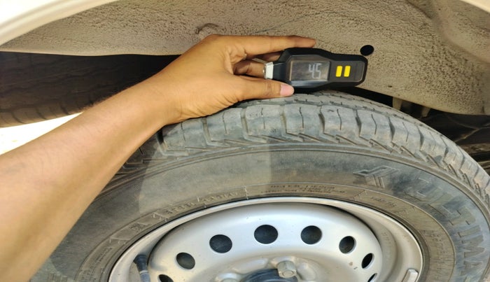 2023 Maruti Eeco 5 STR AC, Petrol, Manual, 13,877 km, tyre