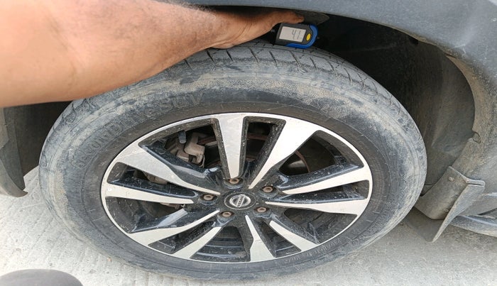 2019 Nissan Kicks XV PREMIUM O DUAL TONE DIESEL, Diesel, Manual, 1,13,293 km, tyre