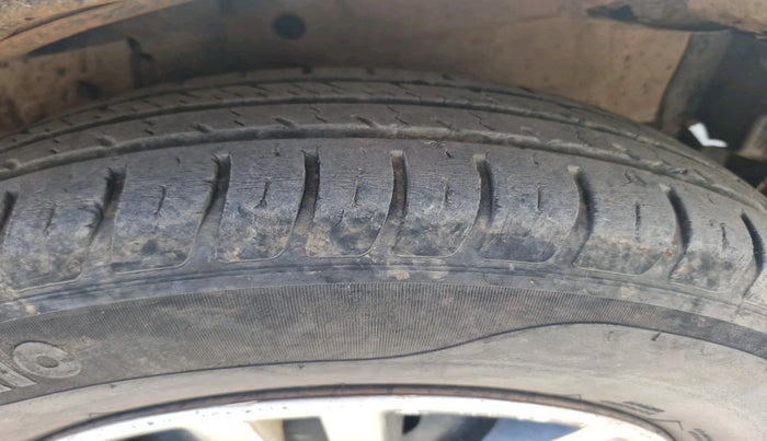 2008 Maruti Swift LDI, Diesel, Manual, 2,00,403 km, tyre