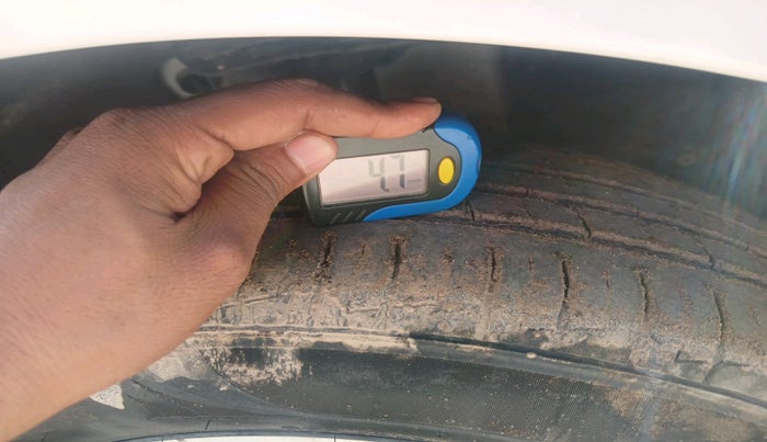 2022 Volkswagen VIRTUS TOPLINE TSI 1.0 AT, Petrol, Automatic, 1,17,341 km, tyre