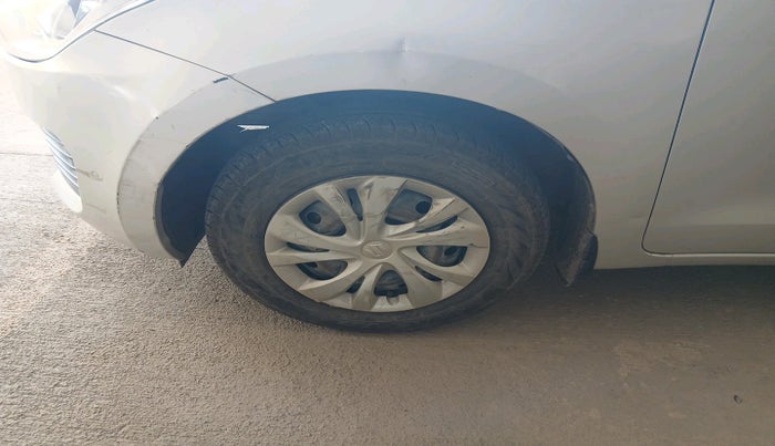 2019 Maruti Swift VXI, Petrol, Manual, 1,06,257 km, tyre