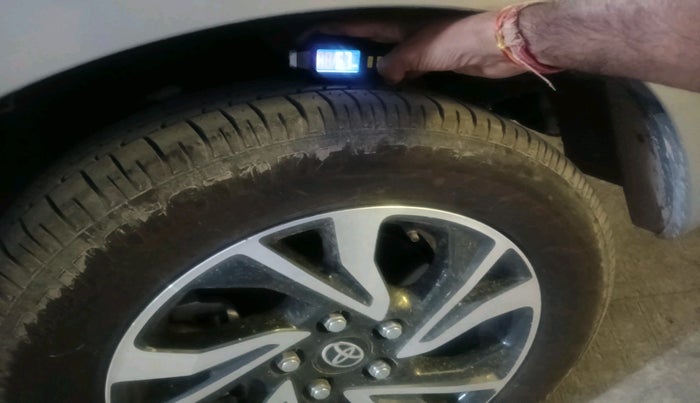 2021 Toyota Innova Crysta 2.4 VX 7 STR, Diesel, Manual, 51,169 km, tyre