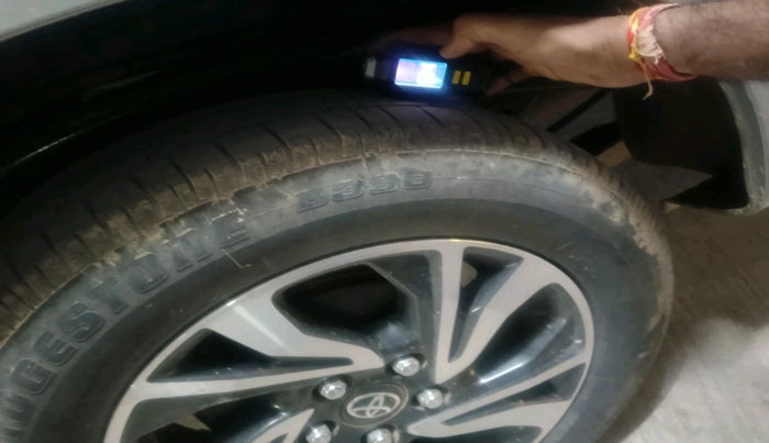 2021 Toyota Innova Crysta 2.4 VX 7 STR, Diesel, Manual, 51,169 km, tyre