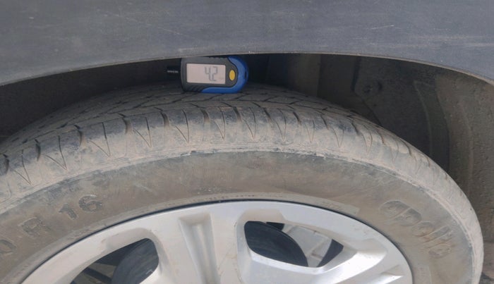 2023 KIA SONET HTK PLUS 1.2, Petrol, Manual, 21,814 km, tyre