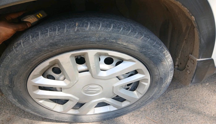 2022 Maruti Vitara Brezza LXI, CNG, Manual, 1,02,127 km, tyre