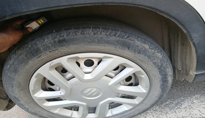 2022 Maruti Vitara Brezza LXI, CNG, Manual, 1,02,127 km, tyre