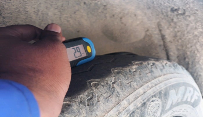 2016 Mahindra TUV300 T8, Diesel, Manual, 99,908 km, tyre