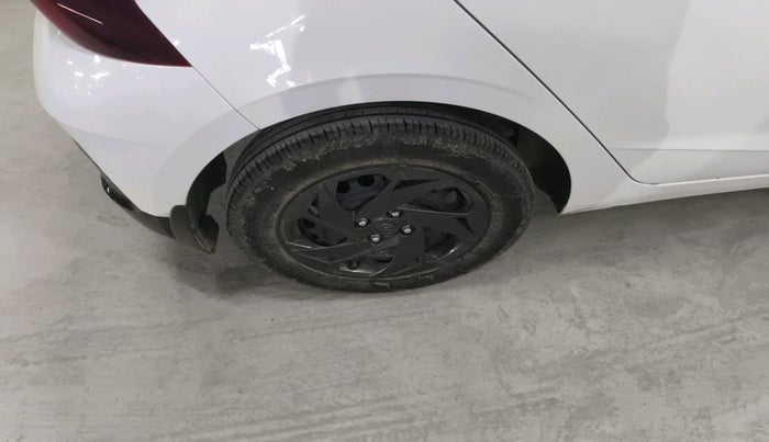 2025 Hyundai NEW I20 MAGNA 1.2 MT, Petrol, Manual, 11,475 km, tyre