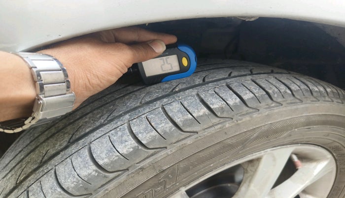 2020 Ford Ecosport TITANIUM 1.5L DIESEL, Diesel, Manual, 1,33,490 km, tyre