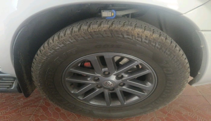 2013 Toyota Fortuner 3.0 4X2 AT, Diesel, Automatic, 1,77,221 km, tyre