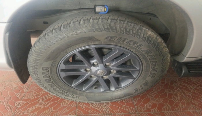 2013 Toyota Fortuner 3.0 4X2 AT, Diesel, Automatic, 1,77,221 km, tyre