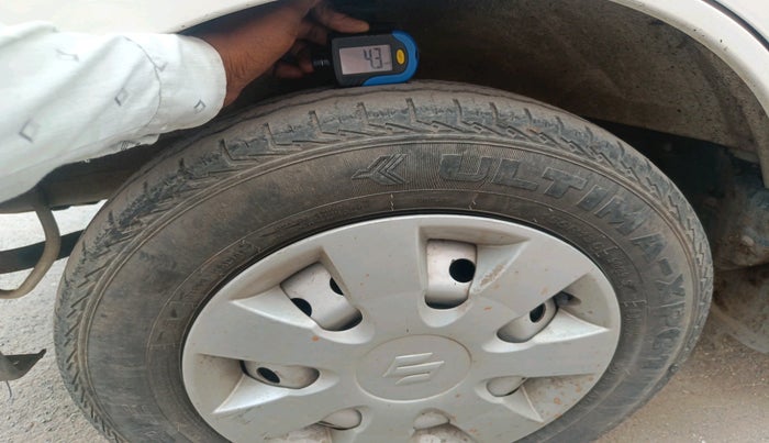 2023 Maruti Eeco 5 STR AC CNG, CNG, Manual, 37,421 km, tyre