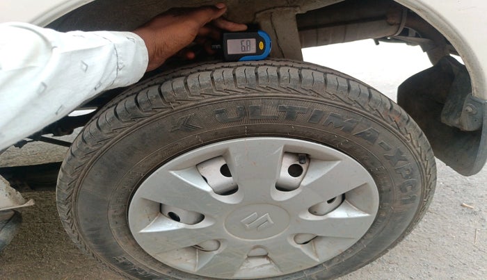 2023 Maruti Eeco 5 STR AC CNG, CNG, Manual, 37,421 km, tyre