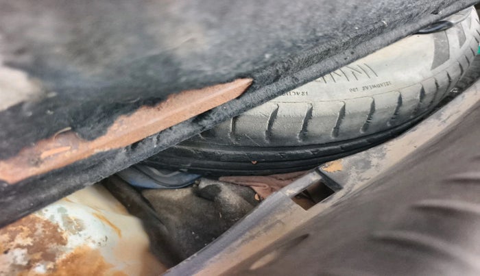 2011 Hyundai Santro Xing GL PLUS, CNG, Manual, 1,17,613 km, tyre