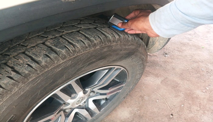 2023 Toyota Fortuner 4X2 AT 2.7 PETROL, Petrol, Automatic, 5,096 km, tyre