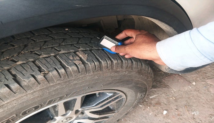 2023 Toyota Fortuner 4X2 AT 2.7 PETROL, Petrol, Automatic, 5,096 km, tyre