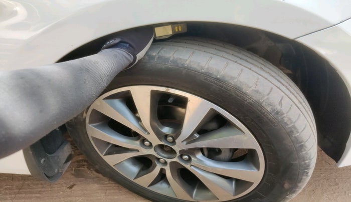 2017 Hyundai Verna 1.6 CRDI SX (O) AT, Diesel, Automatic, 87,191 km, tyre