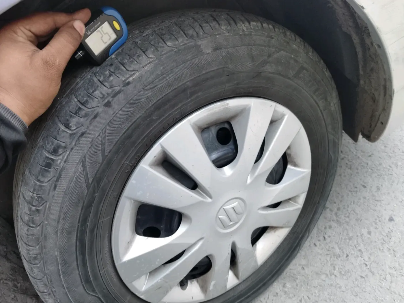 2012 Maruti Swift Dzire VXI, Petrol, Manual, 87,120 km, tyre