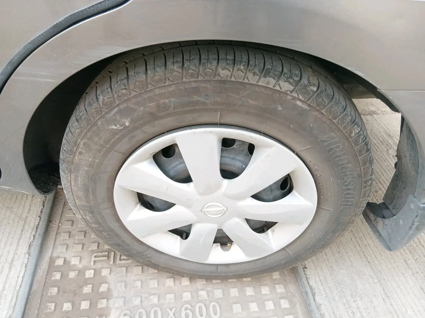 2013 Nissan Sunny XL CVT, CNG, Automatic, 1,28,281 km, tyre