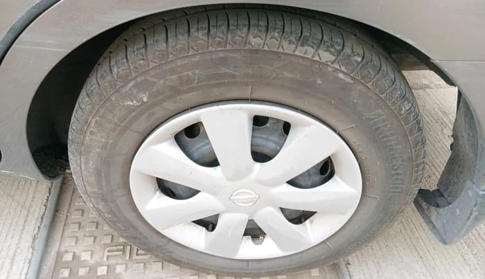2013 Nissan Sunny XL CVT, CNG, Automatic, 1,28,281 km, tyre