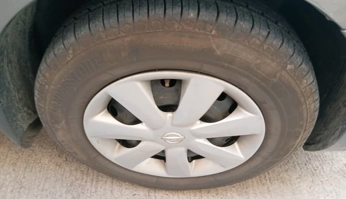 2013 Nissan Sunny XL CVT, CNG, Automatic, 1,28,281 km, tyre