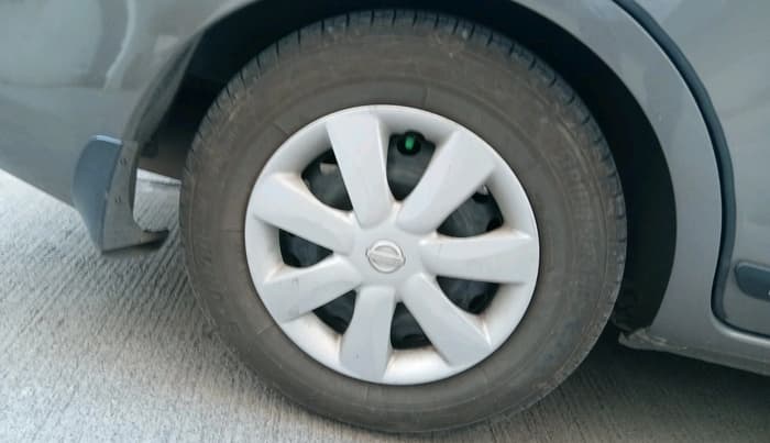 2013 Nissan Sunny XL CVT, CNG, Automatic, 1,28,281 km, tyre