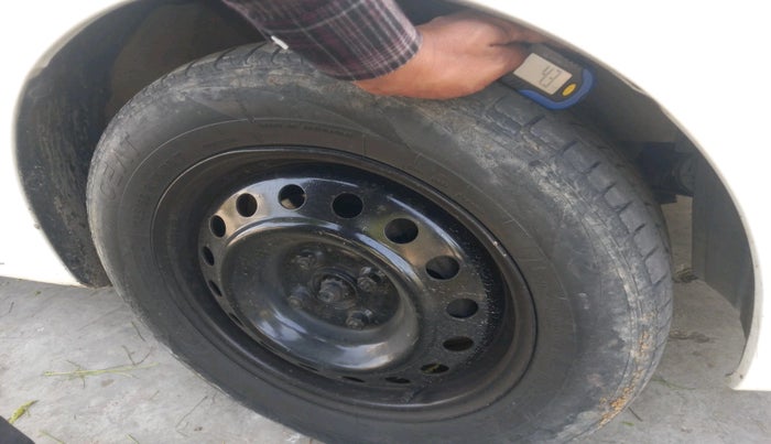 2015 Toyota Etios GD, Diesel, Manual, 1,15,374 km, tyre