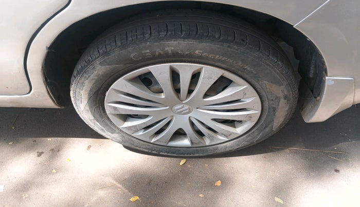 2013 Maruti Ertiga VXI CNG, CNG, Manual, 1,08,427 km, tyre