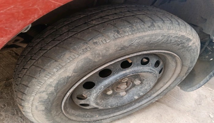 2012 Maruti Swift VDI, Diesel, Manual, 1,24,319 km, tyre