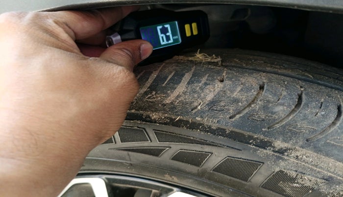 2022 KIA CARENS LUXURY PLUS 1.4 PETROL 7 STR, Petrol, Manual, 14,333 km, tyre