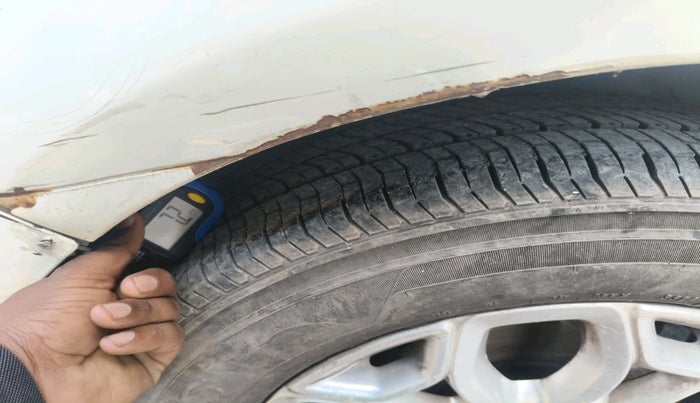 2015 Ford Ecosport TITANIUM 1.5L PETROL, Petrol, Manual, 1,17,517 km, tyre