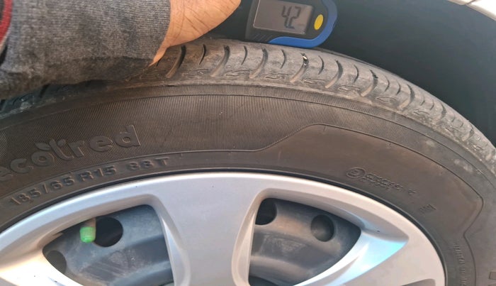 2012 Hyundai Verna FLUIDIC 1.6 VTVT EX, Petrol, Manual, 66,920 km, tyre