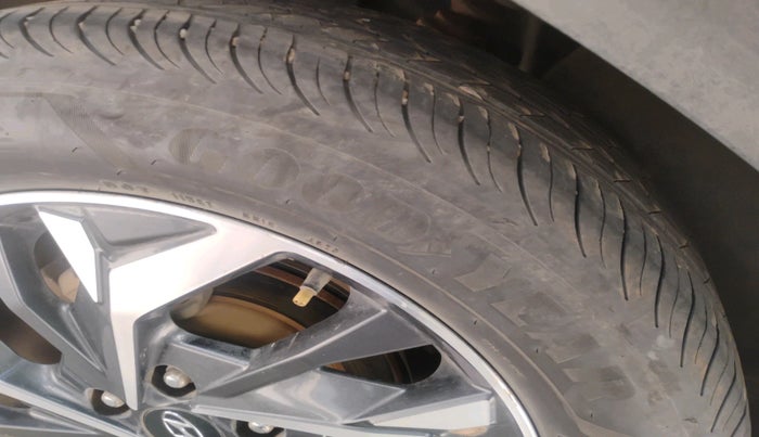 2021 Hyundai Creta SX (O) 1.5 DIESEL, Diesel, Manual, 1,06,091 km, tyre