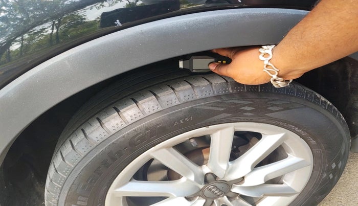 2014 Audi Q3 2.0 TDI, Diesel, Automatic, 1,60,341 km, tyre