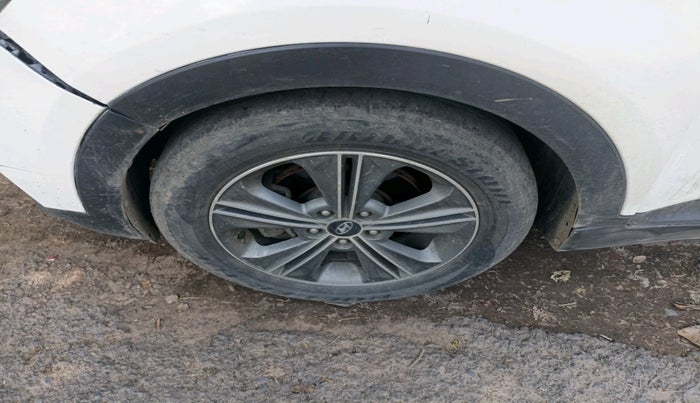 2017 Hyundai Creta SX PLUS AT 1.6 DIESEL, Diesel, Automatic, 42,806 km, tyre