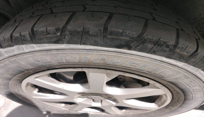 2012 Audi Q5 2.0 TDI QUATTRO, Diesel, Automatic, 1,29,437 km, tyre