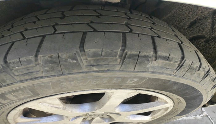 2012 Audi Q5 2.0 TDI QUATTRO, Diesel, Automatic, 1,29,437 km, tyre