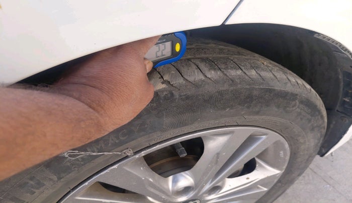 2017 Hyundai New Elantra 2.0 SX (O) MT, Petrol, Manual, 91,309 km, tyre