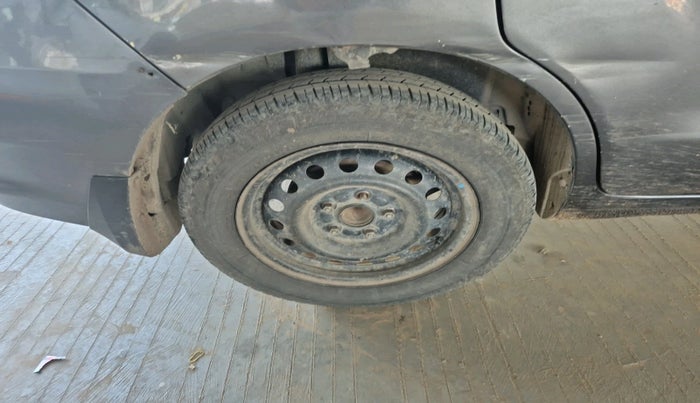 2018 Maruti Ertiga VXI CNG, CNG, Manual, 1,52,778 km, tyre